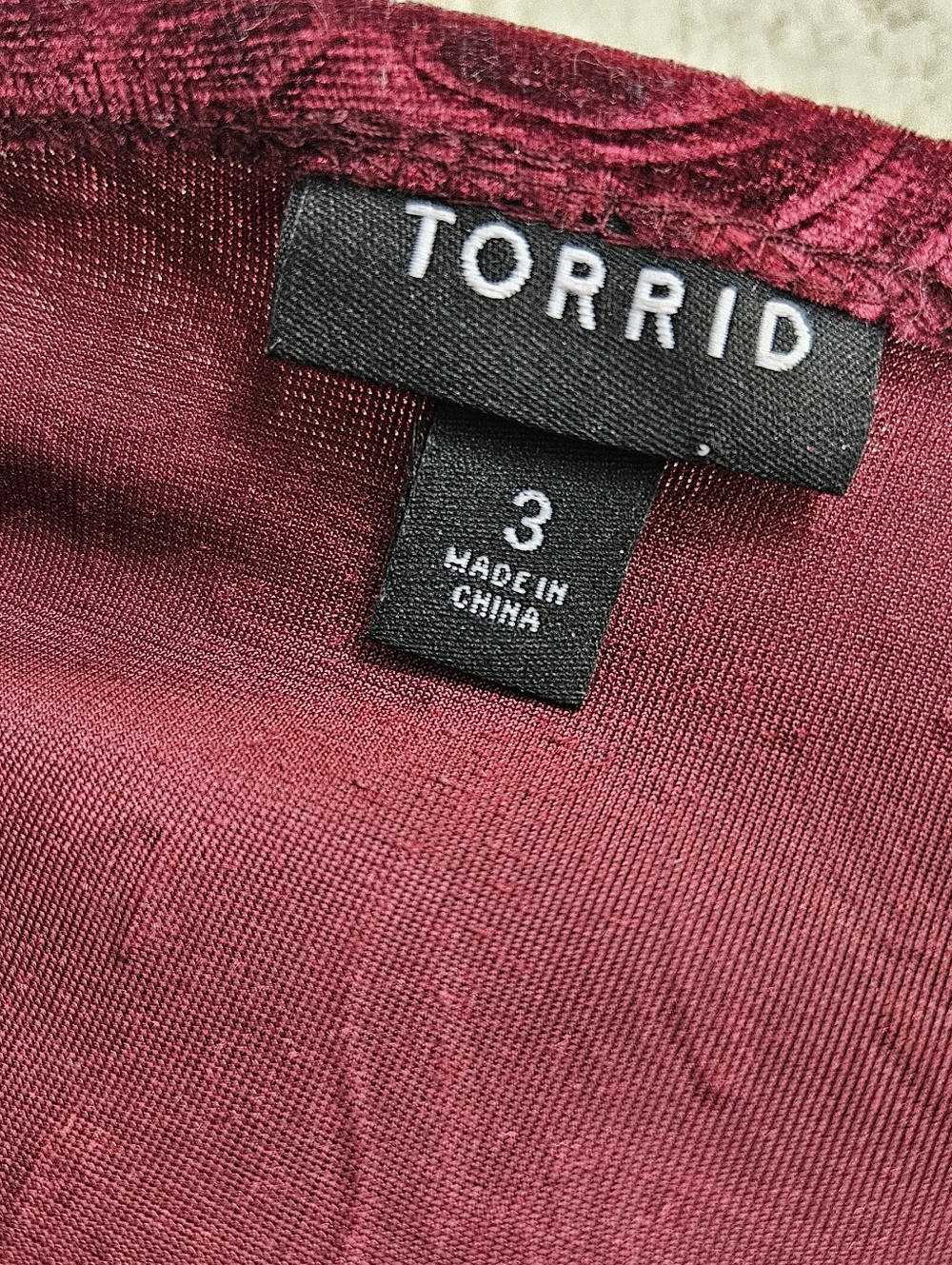 Torrid Faux Wrap Dress Velvet Burgundy Surplice 3/4 Sleeve Dark Romance Womens 3 - Picture 3 of 8